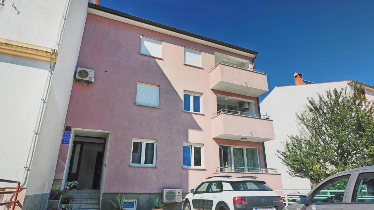 Guesthouse Esma Ровинь Экстерьер фото