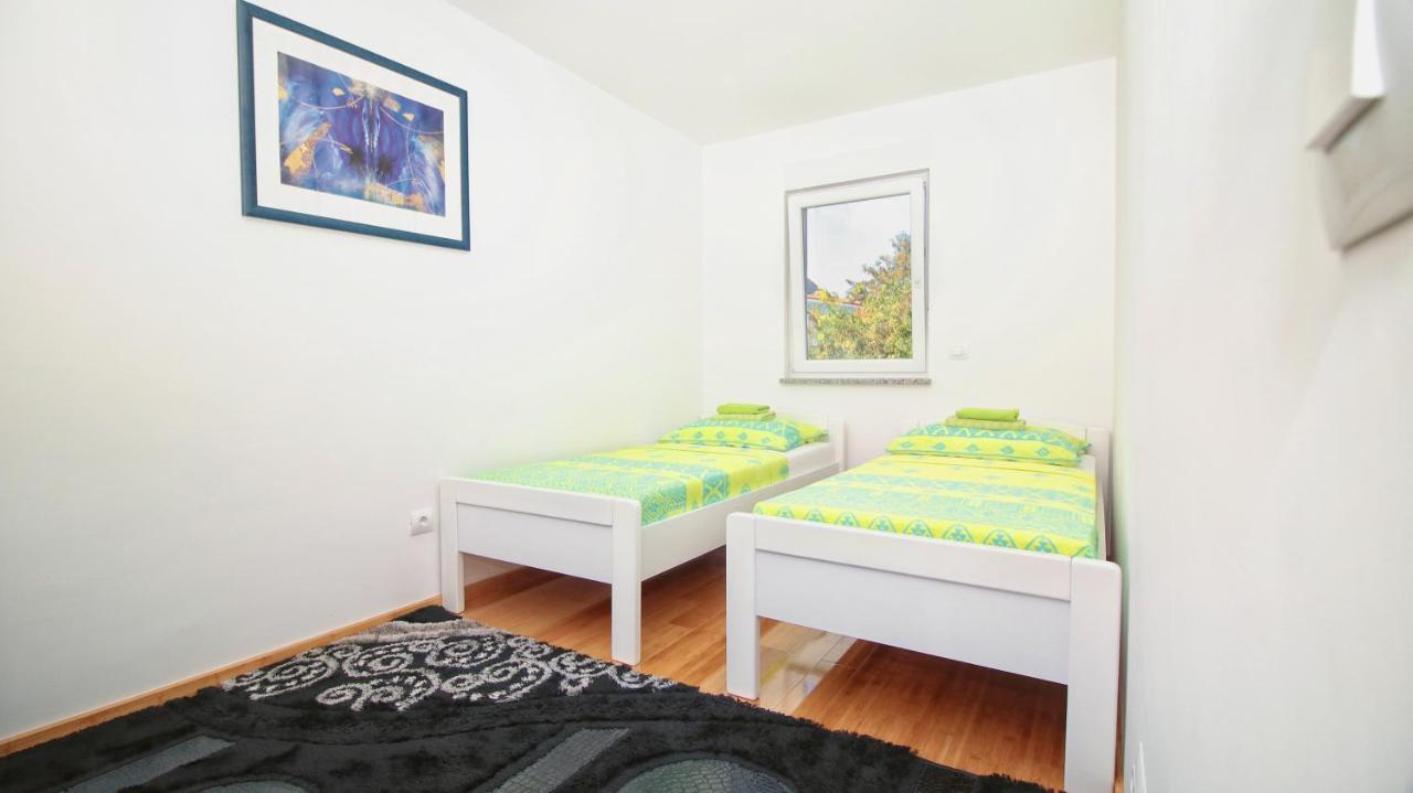 Guesthouse Esma Ровинь Экстерьер фото